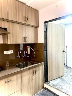 Cozy 2BHK with Balcony & Kitchen - Nagpur - 5
