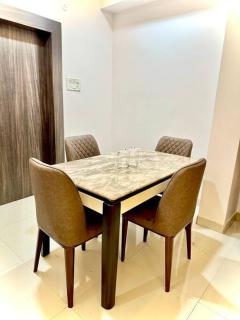 Cozy 2BHK with Balcony & Kitchen - Nagpur - 4