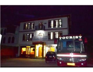Hotel Shafaaf Plaza, Shalimar Garden Srinagar - Srinagar - 4