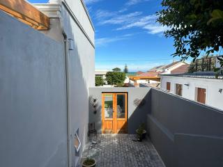 Pieto on 6th - Hermanus - 2