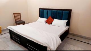 Hotel - Varanasi - 1
