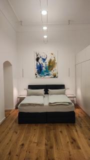 Moderner Luxus in barockem Gewand - mit freier Minibar - 0