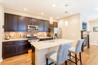 Spacious Family Friendly Townhome in Central Park - 9