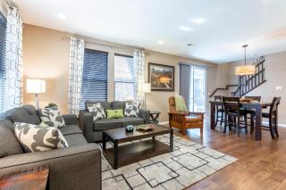 Spacious Family Friendly Townhome in Central Park - 4
