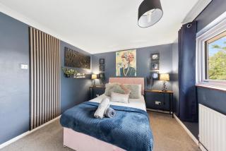 Large 3 Bed Home With Double Driveway & Garden - Gravesend - 3