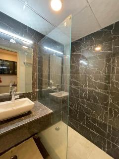 Beautiful Luxury Studio In Noida - Ghaziabad - 7