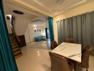 COSMO STAYS PLUTO Beautiful 3 BHK bunglow - PRIME BANER - Pune - 1