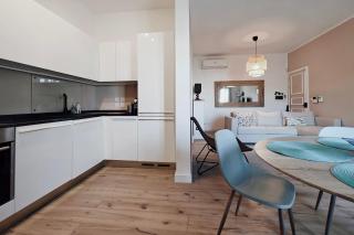 Hilltop Hideaway - 8