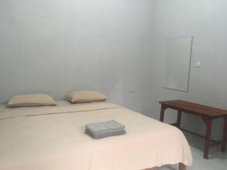 Smiley's Homestay - Berastagi - 7