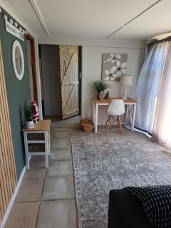 10 on Cane Street - East London - 1