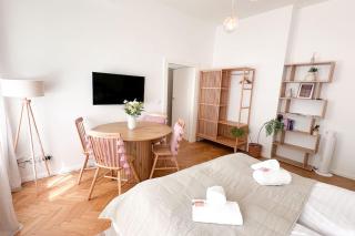 Comfortable 2 Bedroom Apartment - 3