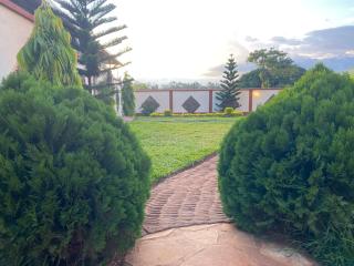 Maanet Gardens Hotel - 1