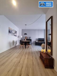 QEhome - confort, parking y cargador EV en el centro de Manresa - 5