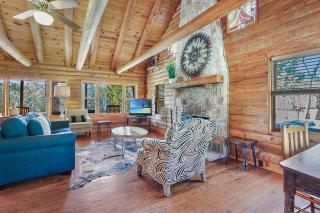 Clearwater Log Home - Wimberley - 2