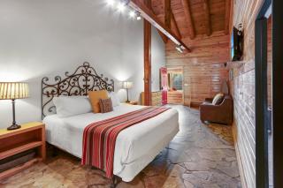Wimberley Log Cabins Resort and Suites- Unit 3 - Wimberley - 0