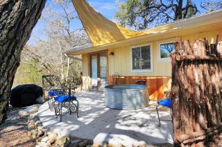 Ah! This is the life! - Wimberley - 0