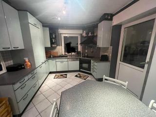 Benk 24H Apartment Nr 1 Perfekt für bis zu 6 Personen - Hofheim am Taunus - 0