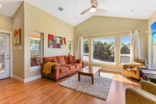 Green Roof Cottage - Canyon Lake - 4
