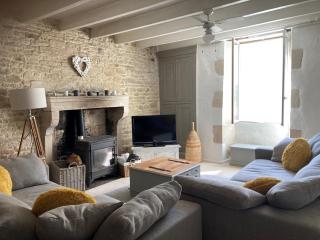 Rural 3 Bedroom Gite with Swimming Pool - - 8