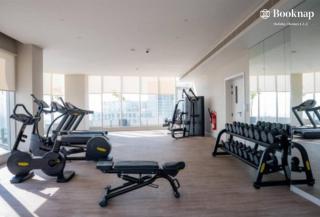 Cozy & Stylish 1 BHK Apartment at Marina Star - 8