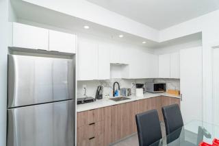 Modern Cozy 2BR Oasis with King Beds Near Marlins Park & Brickell - 1