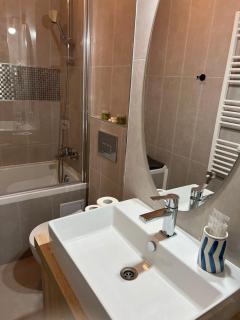 Victoria Condo Otopeni- Self Check-in and Check- out - Otopeni - 1