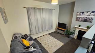 2 bedroom flat in Gloucester - Gloucester - 1