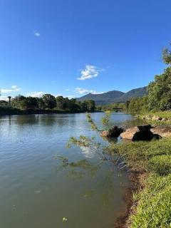 Casa na beira do rio com Lareira - 1