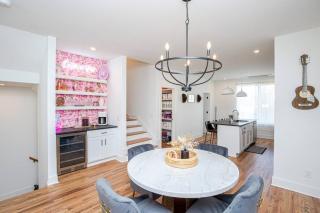 NEW! Beautiful Murals, Rooftop Deck & Karaoke! - Nashville - 1