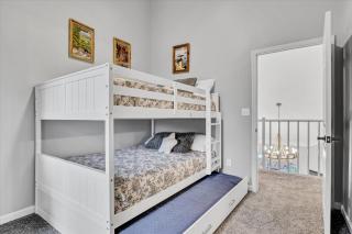 Bluebird Cottage - 2