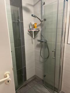 Zentral gelegene Wohnung mit bester Anbindung - Oldemburgo - 6
