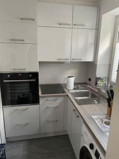 Zentral gelegene Wohnung mit bester Anbindung - Oldemburgo - 5