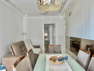 Conforto! Apto com piscina no condomínio! PJ03I - 8