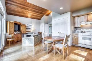 The Quintessa Cottage - 6