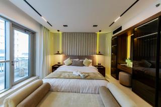 VIP Experience Dubai Downtown at Boulevard Central T2 - Burj Khalifa View - Modern Luxury Apartments - Dubai - 3