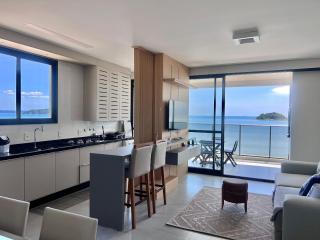 Frente Mar! Alto padrão na Praia de Palmas! OO02I - 2