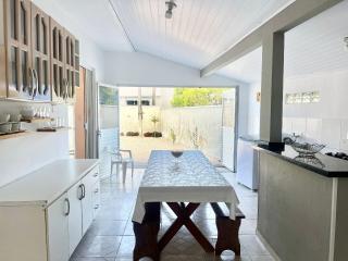 Aconchegante! Casa na praça da Armação PF02I - 9