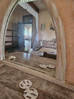 Room in Villa - Dolphin Suite 40 m2 in Villa 560 m2, Indian Ocean View - Shimoni - 5