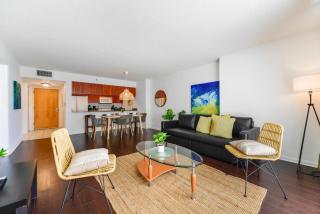 Ocean View Exquisite 1 BR Condo with Free Parking - Miami - 0