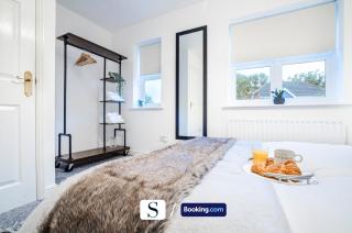 Spacious Family Haven I Lovely Relaxing Ambience I A 2BR House with Calming Decor I Parking and Garden Short Term Let by SILVA I Long term rates available - Hailsham - 6