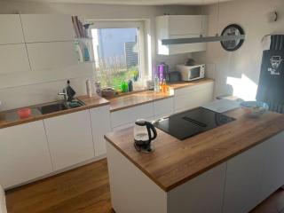 Smart Home mit Charme - moderne Küche, gemütlicher Kamin, großer Garten - 5