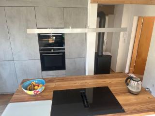 Smart Home mit Charme - moderne Küche, gemütlicher Kamin, großer Garten - Nersingen - 3