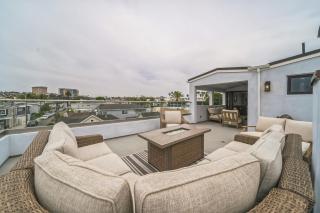 Epitome of Newport Beach Living Steps from Beach - 7