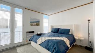 Coastal Retreat Steps from the Santa Monica Beach - 7