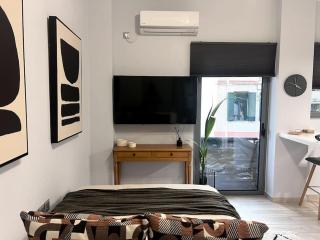 Piraeus Gem - Netflix, Nespresso and Style - Pireo - 9