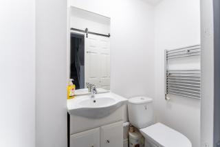 4-Bed Home in Purley near Gatwick Airport London - Purley - 2