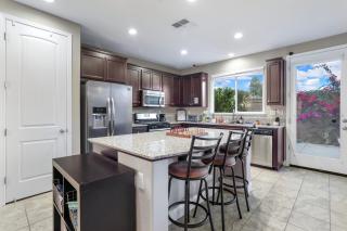 Placid Vibe Spacious 7-BR with Free Parking - Pittsburg - 3