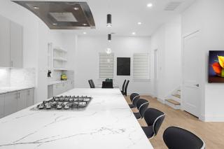 Newly Built Modern 3 Bedroom Houston Home - Houston - 8