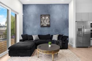 Newly Built Modern 3 Bedroom Houston Home - Houston - 7