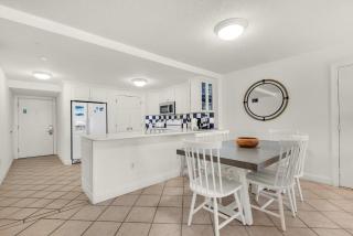 Shoreline Towers 2115 - 1